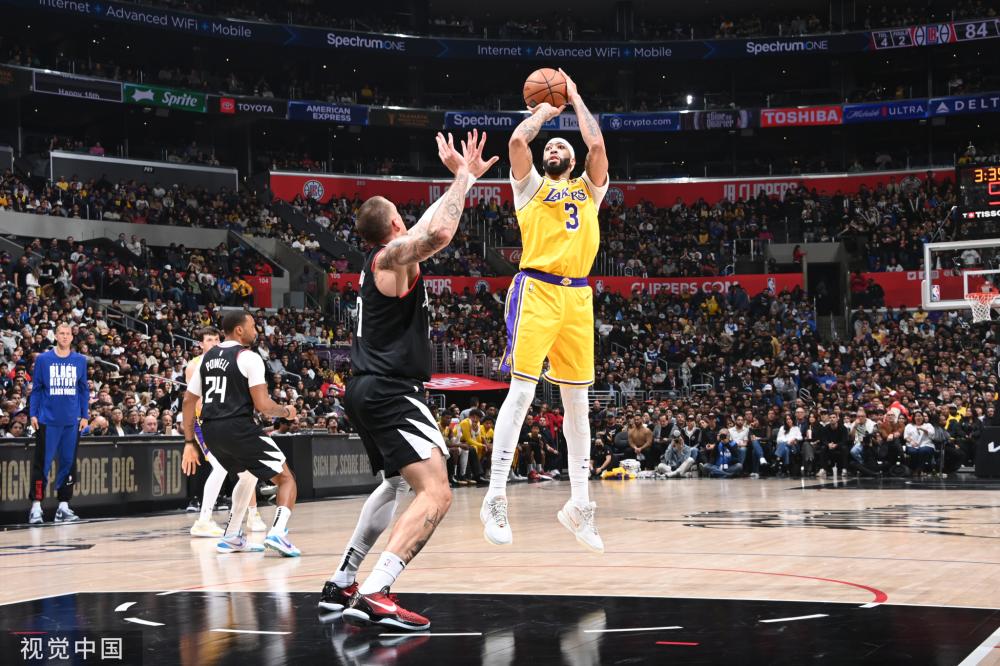 同样成熟的 同样成熟的