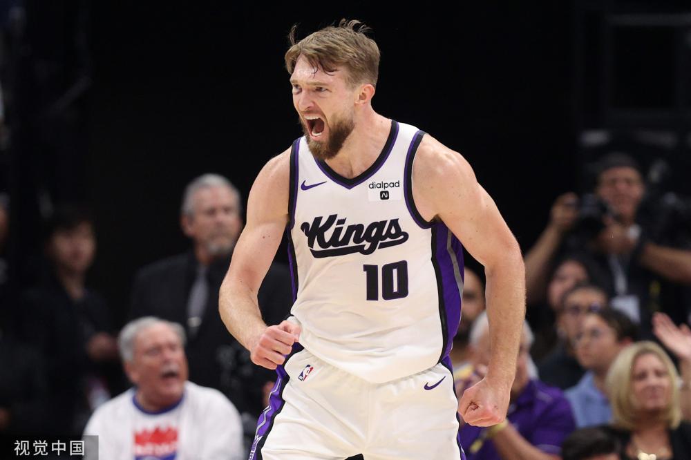 赛场上再创 赛场上再创